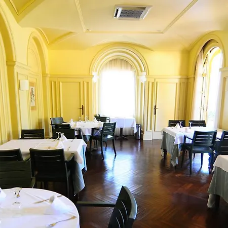 Ciutat De Palol Apartahotel 4*