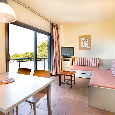 Ciutat De Palol Apartahotel 4*