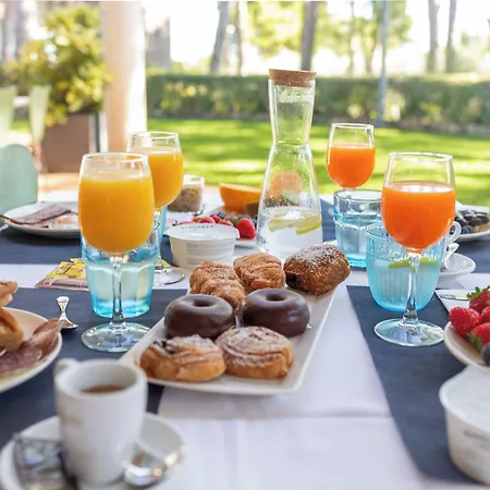 Ciutat De Palol Apartahotel 4*