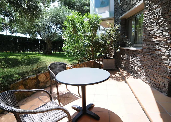 شقة فندقية Ciutat De Palol 4*