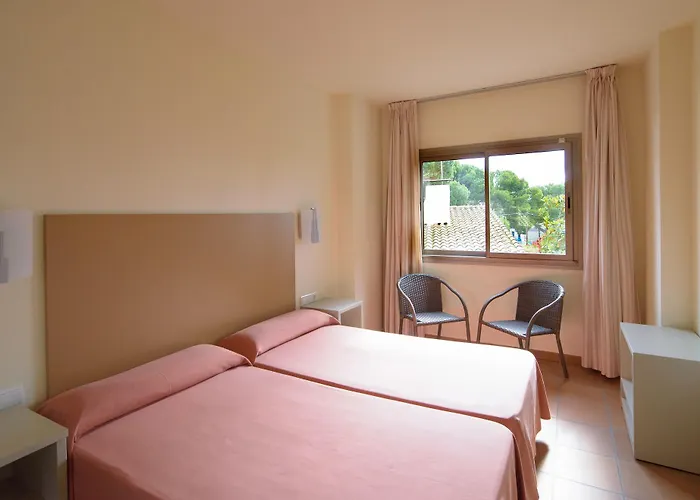 Ciutat De Palol Aparthotel 4*
