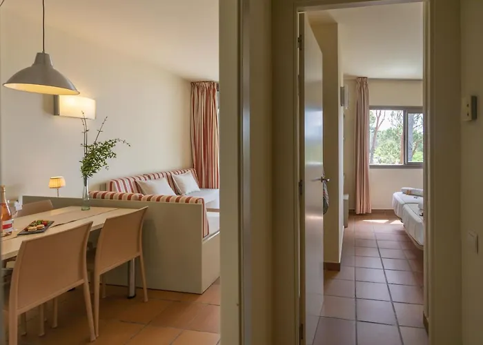 Ciutat De Palol Aparthotel