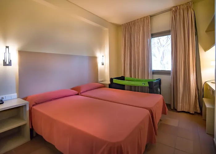 Ciutat De Palol Apart-hotel 4*