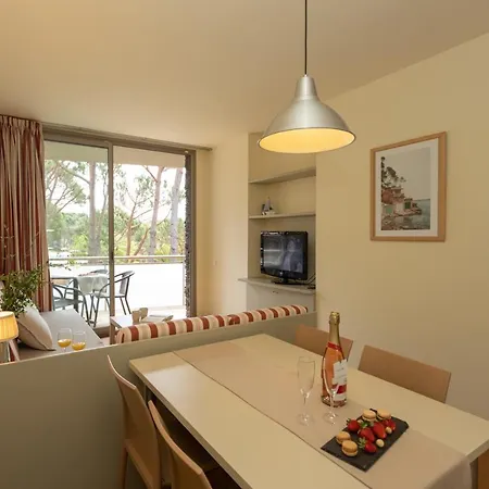 Ciutat De Palol Apartahotel 4*