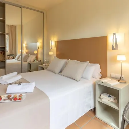 Ciutat De Palol Apartahotel