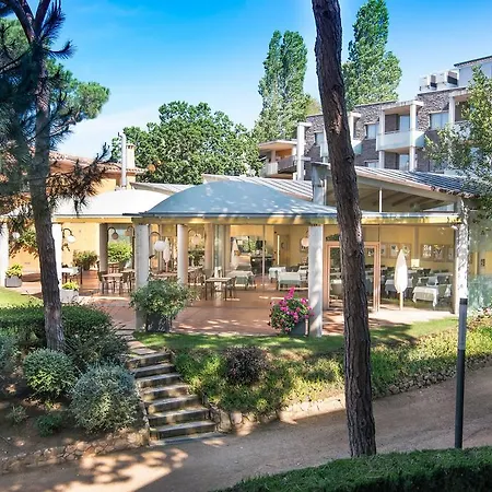 Apartahotel Ciutat De Palol 4*