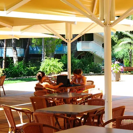 Apartahotel Ciutat De Palol 4*